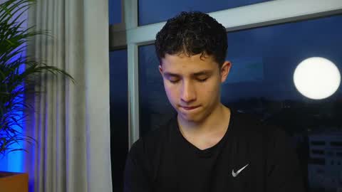 Snapshot of theohawke_ chatting on March 8, 11:18 pm THEO- MATEO online show from March 8, 11:18 pm