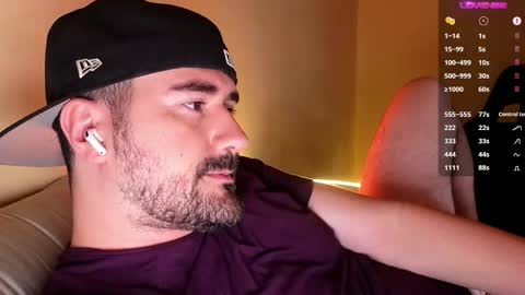 Snapshot of theoravi chatting on November 17, 3:23 am Theo Ravi online show from November 17, 3:23 am