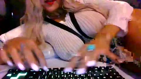 Snapshot of thepeachprincess chatting on September 16, 3:46 pm the peach princess online show from September 16, 3:46 pm
