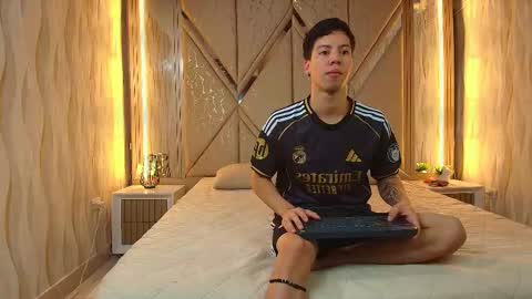 Snapshot of thepinkigirlxxx chatting on September 20, 7:26 pm NaniKimandPetter online show from September 20, 7:26 pm