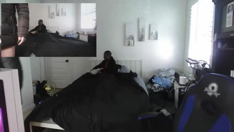 Snapshot of thepluglove chatting on November 23, 5:13 pm The Plug Love Friends online show from November 23, 5:13 pm