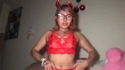 Snapshot of therain222 chatting on October 31, 7:31 am therain222 online show from October 31, 7:31 am