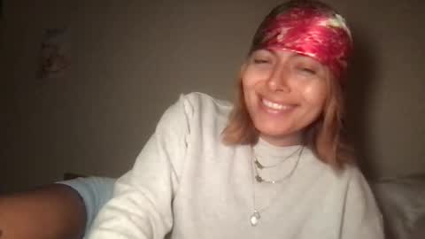 Snapshot of therain222 chatting on November 18, 7:57 am therain222 online show from November 18, 7:57 am