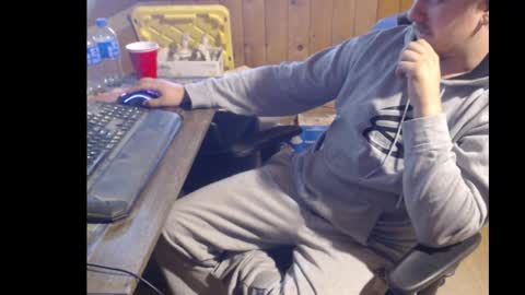 Snapshot of therealbigcheese0695 chatting on October 19, 5:35 pm therealbigcheese0695 online show from October 19, 5:35 pm