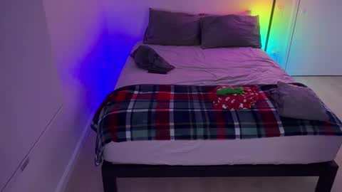 therealdylansdick online show from November 12, 8:37 am