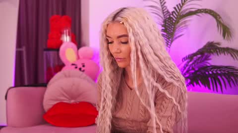 Deea  online show from December 29, 5:33 pm