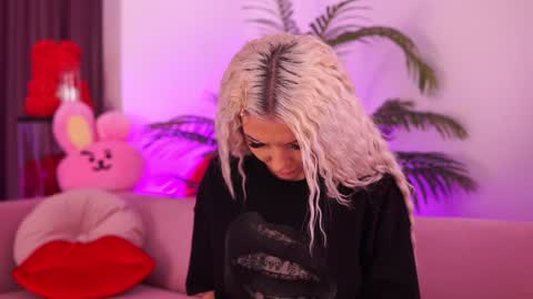 Deea  online show from January 3, 3:01 pm