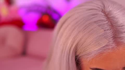 Deea  online show from January 24, 9:15 pm