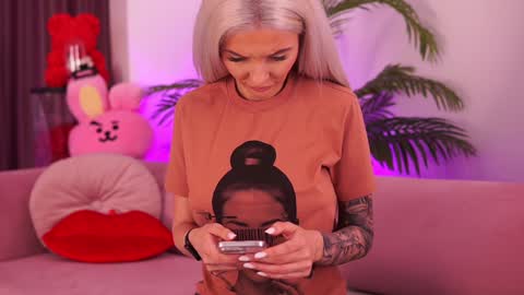 Deea  online show from January 31, 4:27 pm