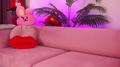 Deea  online show from February 5, 4:25 pm