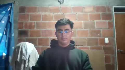 Snapshot of therondevereaux chatting on May 3, 9:10 pm Theron Devereaux online show from May 3, 9:10 pm