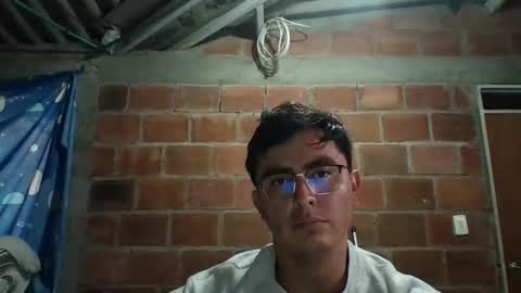 Snapshot of therondevereaux chatting on May 18, 10:04 pm Theron Devereaux online show from May 18, 10:04 pm