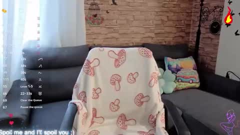 therosepetal online show from September 18, 8:05 am