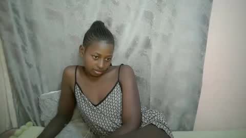 Snapshot of therry_heart chatting on October 11, 2:04 pm hearty online show from October 11, 2:04 pm