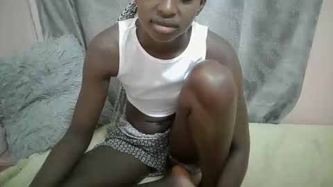 Snapshot of therry_heart chatting on October 12, 9:08 am hearty online show from October 12, 9:08 am