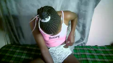 Snapshot of therry_heart chatting on October 16, 2:07 pm hearty online show from October 16, 2:07 pm