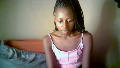 Snapshot of therry_heart chatting on May 1, 3:33 am hearty online show from May 1, 3:33 am