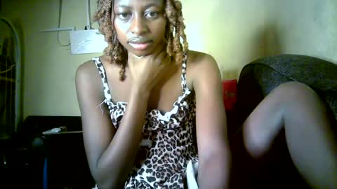 Snapshot of therry_heart chatting on August 5, 8:28 am hearty online show from August 5, 8:28 am