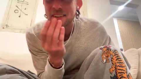 VEGAS online show from December 2, 10:31 am