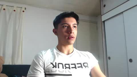 thesaint_xxx online show from March 12, 4:51 am