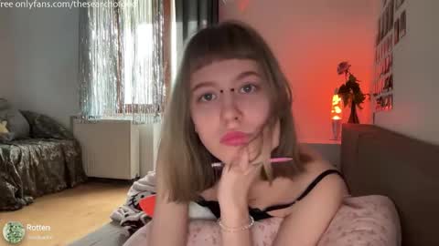 LISA                                            online show from November 7, 8:25 am