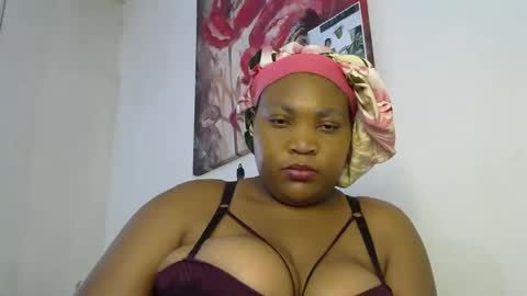 Snapshot of theshybaddie chatting on January 24, 10:32 am theshybaddie online show from January 24, 10:32 am