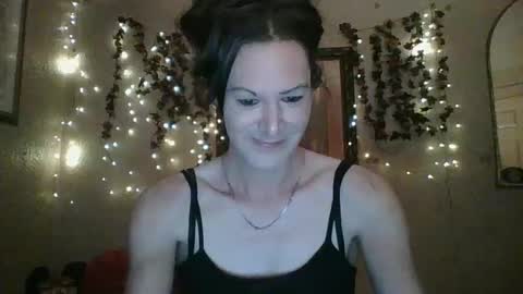 Snapshot of thesillymillie chatting on October 14, 12:11 am sillymillie0 online show from October 14, 12:11 am