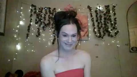 Snapshot of thesillymillie chatting on May 26, 2:29 am sillymillie0 online show from May 26, 2:29 am