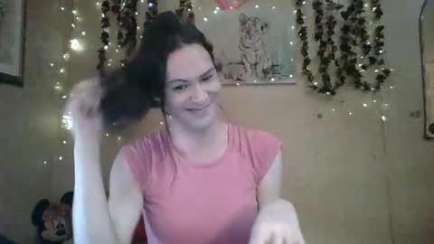 Snapshot of thesillymillie chatting on June 10, 9:35 pm sillymillie0 online show from June 10, 9:35 pm