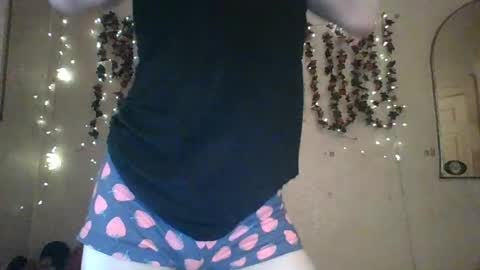 Snapshot of thesillymillie chatting on July 9, 9:41 pm sillymillie0 online show from July 9, 9:41 pm