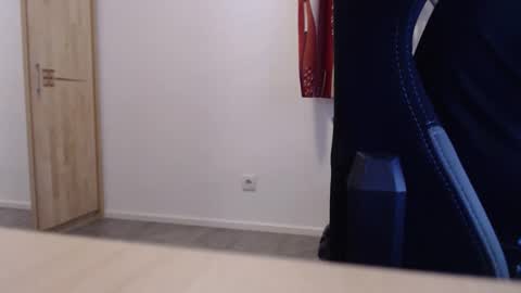 Snapshot of theskylake1 chatting on November 7, 6:19 pm theskylake1 online show from November 7, 6:19 pm