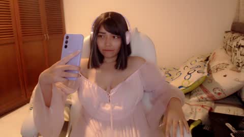 Mai online show from December 2, 3:15 am