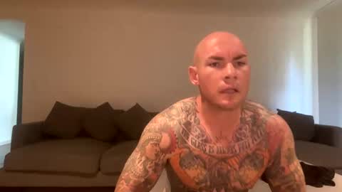 Snapshot of thetattooed chatting on December 7, 3:36 am The tattooed online show from December 7, 3:36 am
