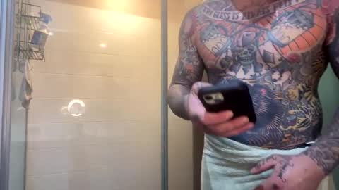 Snapshot of thetattooed chatting on December 8, 6:22 am The tattooed online show from December 8, 6:22 am