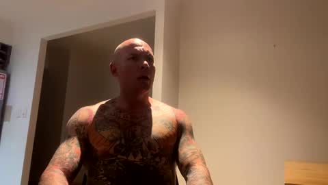 Snapshot of thetattooed chatting on December 15, 9:35 am The tattooed online show from December 15, 9:35 am