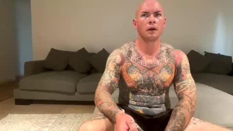Snapshot of thetattooed chatting on December 18, 4:53 am The tattooed online show from December 18, 4:53 am
