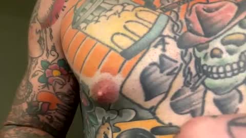 Snapshot of thetattooed chatting on January 6, 7:52 am The tattooed online show from January 6, 7:52 am