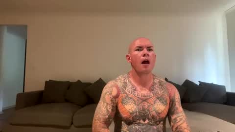 Snapshot of thetattooed chatting on January 10, 4:33 am The tattooed online show from January 10, 4:33 am