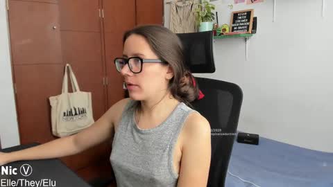 Nicole online show from October 30, 2:18 pm