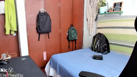 Nicole online show from February 19, 1:51 pm