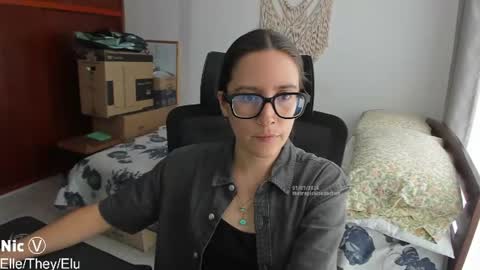 Nicole online show from July 1, 6:51 pm