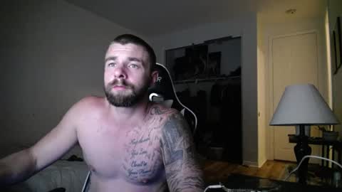 Snapshot of theufcfan_8181 chatting on June 16, 5:32 am troy online show from June 16, 5:32 am