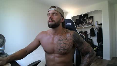 Snapshot of theufcfan_8181 chatting on July 29, 7:01 pm troy online show from July 29, 7:01 pm