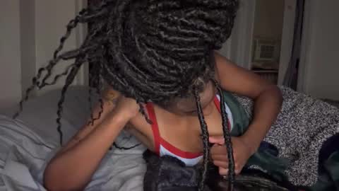 Snapshot of thevixensapphire chatting on February 8, 6:28 am Sapphire the Vixen online show from February 8, 6:28 am