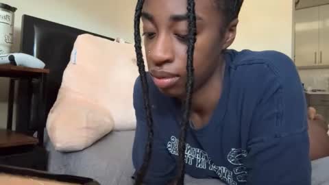 Snapshot of thevixensapphire chatting on February 13, 1:40 pm Sapphire the Vixen online show from February 13, 1:40 pm