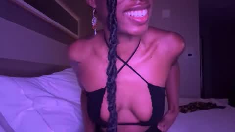 Snapshot of thevixensapphire chatting on February 15, 8:57 am Sapphire the Vixen online show from February 15, 8:57 am