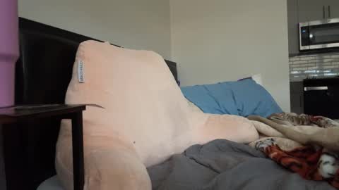 Snapshot of thevixensapphire chatting on February 25, 9:35 pm Sapphire the Vixen online show from February 25, 9:35 pm