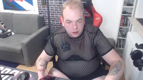 Snapshot of thewolfy31 chatting on December 2, 3:25 pm PupWolfy online show from December 2, 3:25 pm