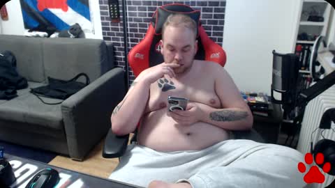 Snapshot of thewolfy31 chatting on January 7, 3:23 pm PupWolfy online show from January 7, 3:23 pm