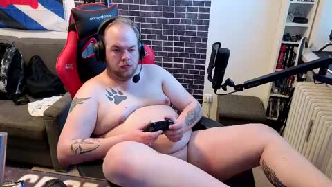 Snapshot of thewolfy31 chatting on February 17, 3:09 pm PupWolfy online show from February 17, 3:09 pm